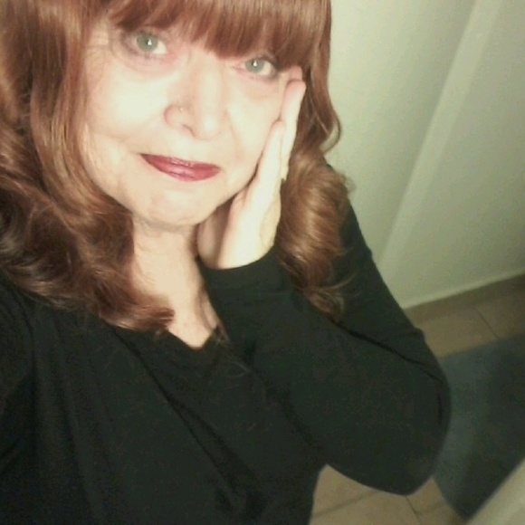 Meet your Posher, Pamela - Picture 1 of 1